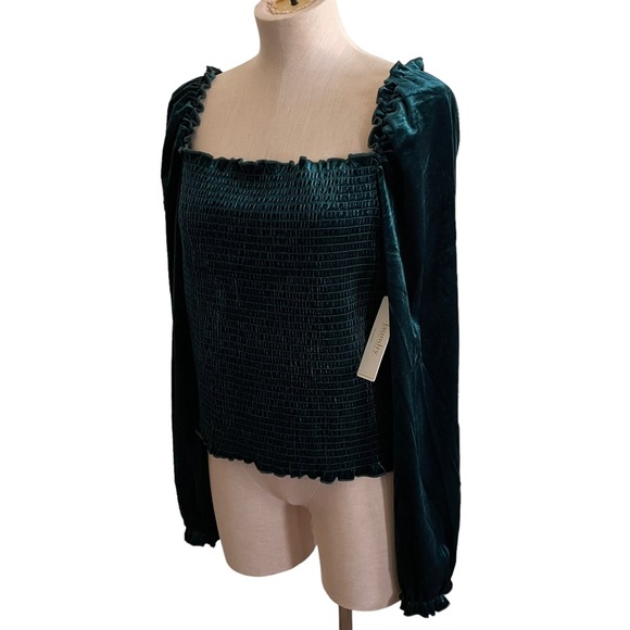 Laundry By Shelli Segal Tops - LAUNDRY BY SHELLI SEGAL NWT Green Velvet Smocked Long Sleeve Top Emerald